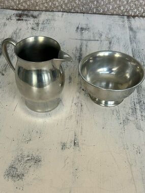 Woodbury Pewter creamer and sugar set vintage